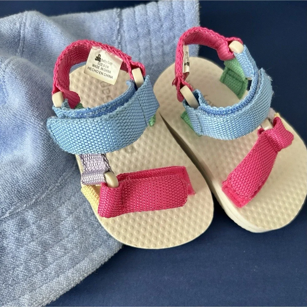 Baby Gap summer Pink Sandals Shoes Baby Girl 0-3 Months With Free Beach Hat EUC